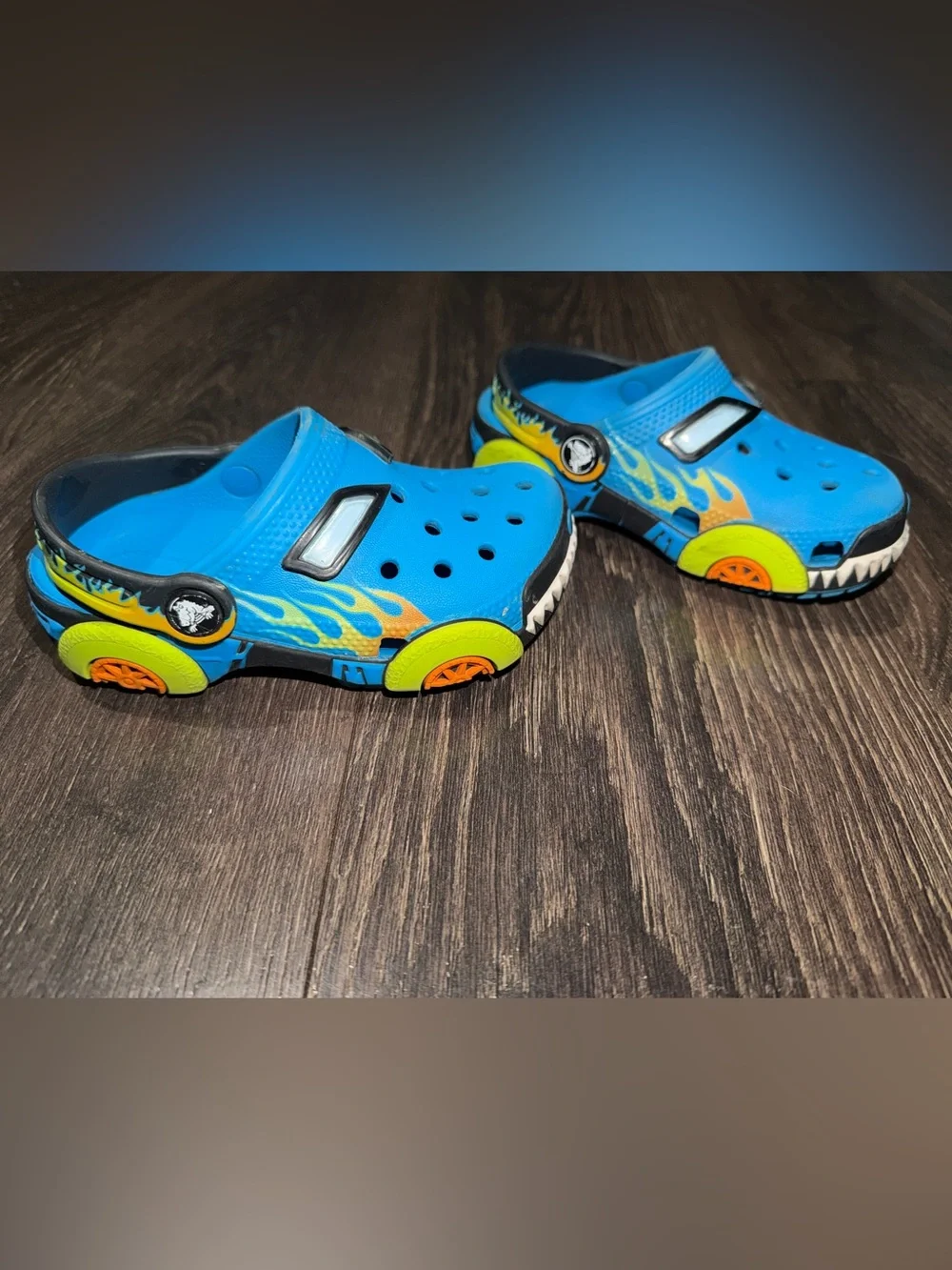 Crocs Hot Wheels Race Car Clogs Blue Flames Kids Size C9